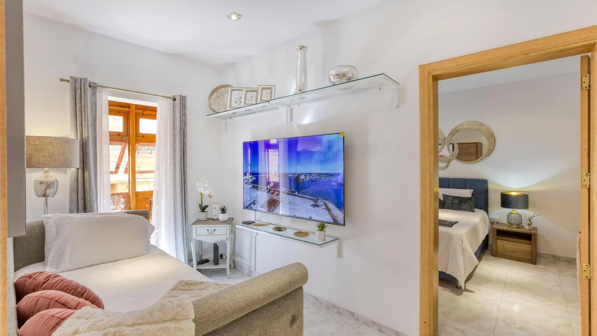 Apartment Stylish Valletta Suites